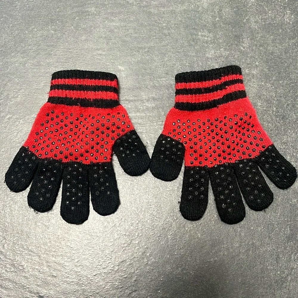 Kids black and red Knit Gloves with grippers child size
